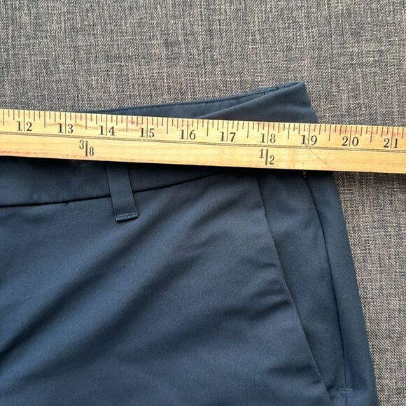 Lululemon Commission Short Relaxed *Warpstreme 11"
True Navy Size 38 - Picture 7 of 12